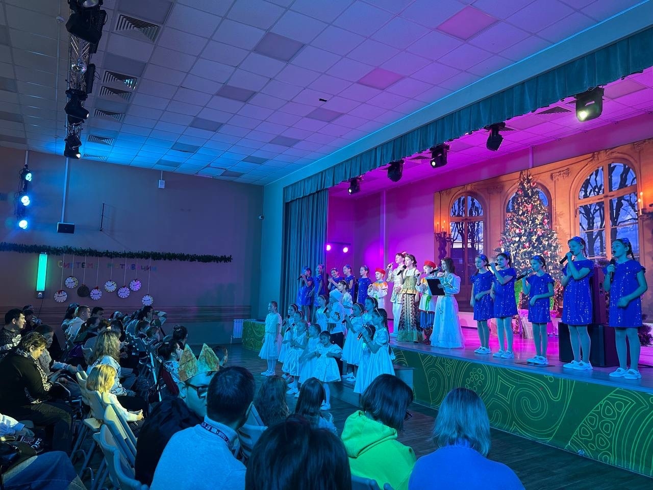 Традиционный зимний праздник в лагере 