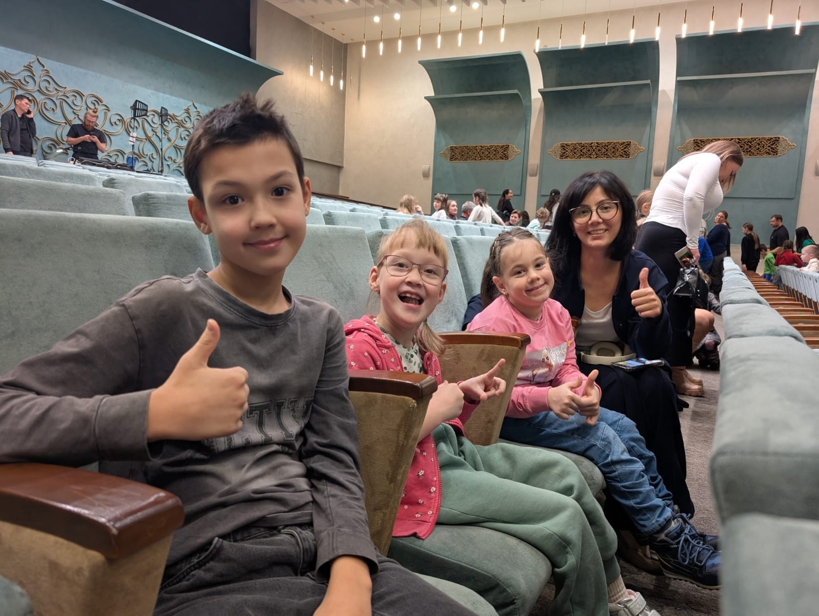 Мир музыки, театра и национальной культуры для семей фонда