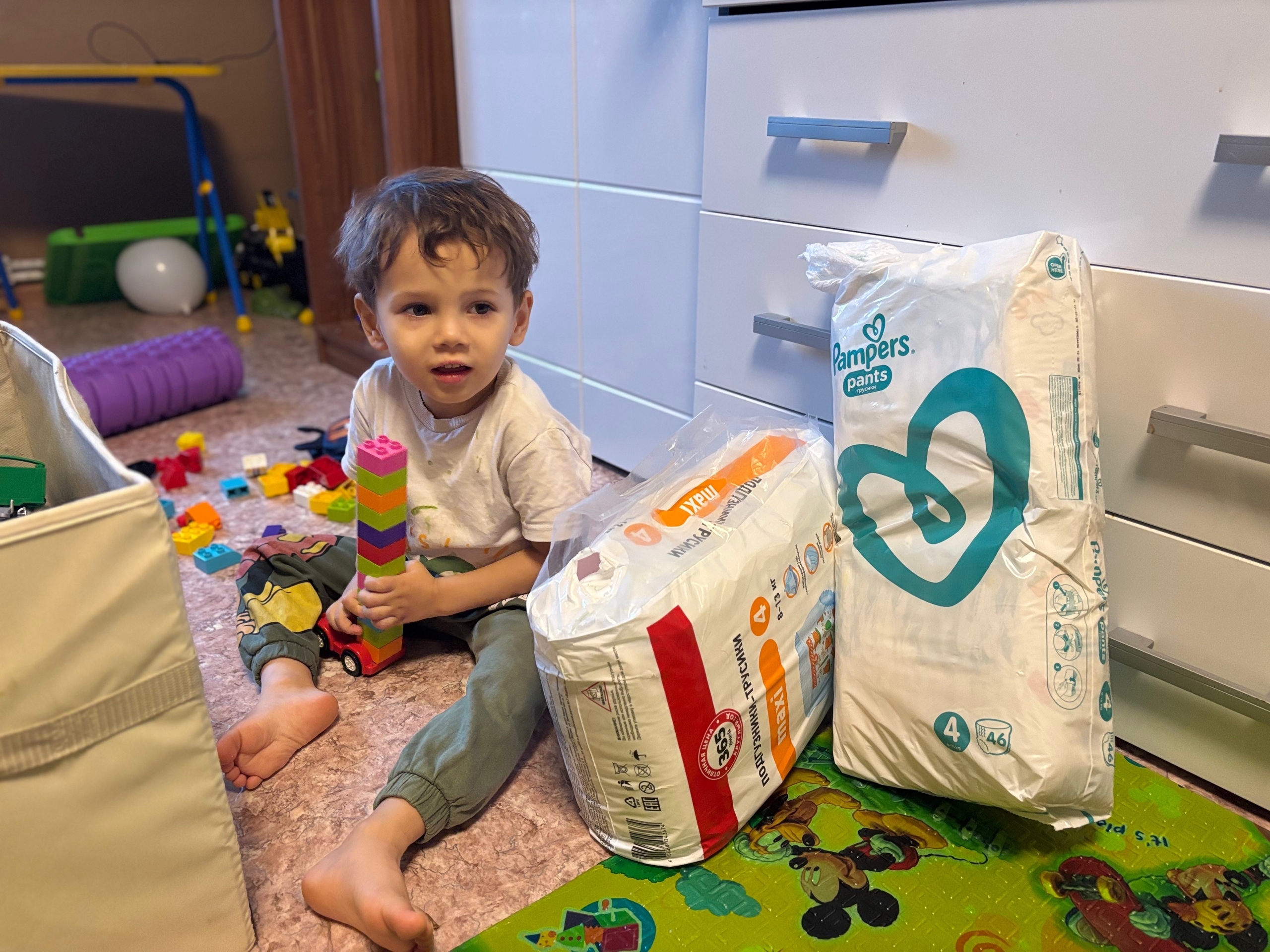 Фонд принимает подгузники для подопечных